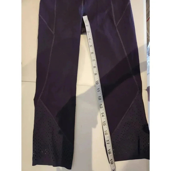 Lululemon Anew Crop Black Size 4. - Picture 7 of 9